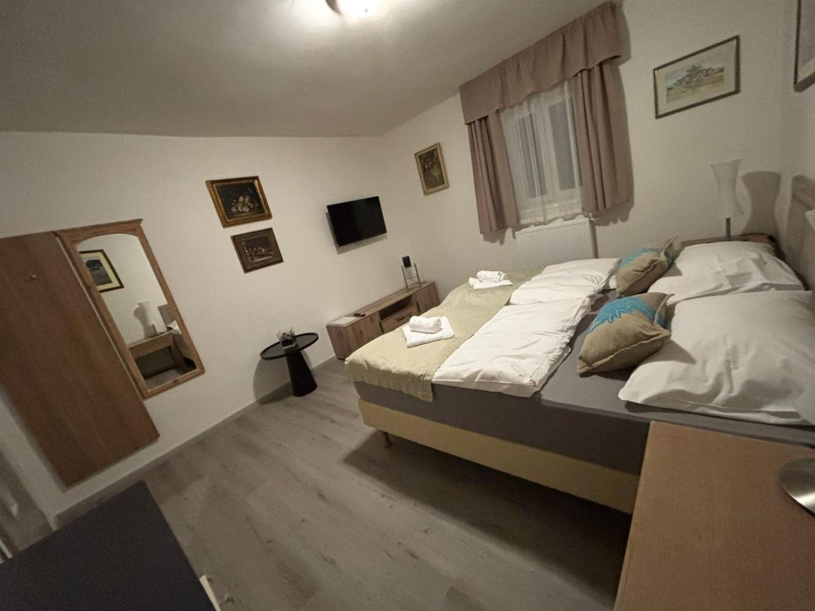 Gato Jenisov Apartmán *
